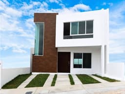 SE VENDE CASA DE DOS NIVELES EN FRACC VALLE DORADO