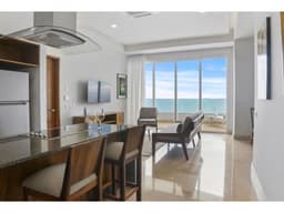 Departamento en Venta en Puerto Vallarta, 2 Recámaras, 2.5 Baños