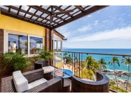 Departamento en Venta en Puerto Vallarta, 2 Recámaras, 2 Baños
