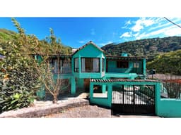 CASA EN AGUA FRÍA