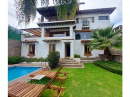 CASA EN RENTA DE ARQUITECTURA MEXICANA EN VALLE DE BRAVO