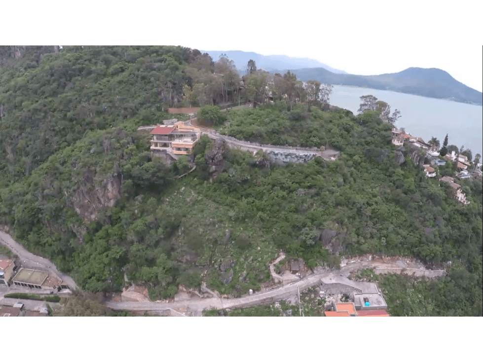 TERRENOS CON ACCESO Y VISTA AL LAGO — foto 4