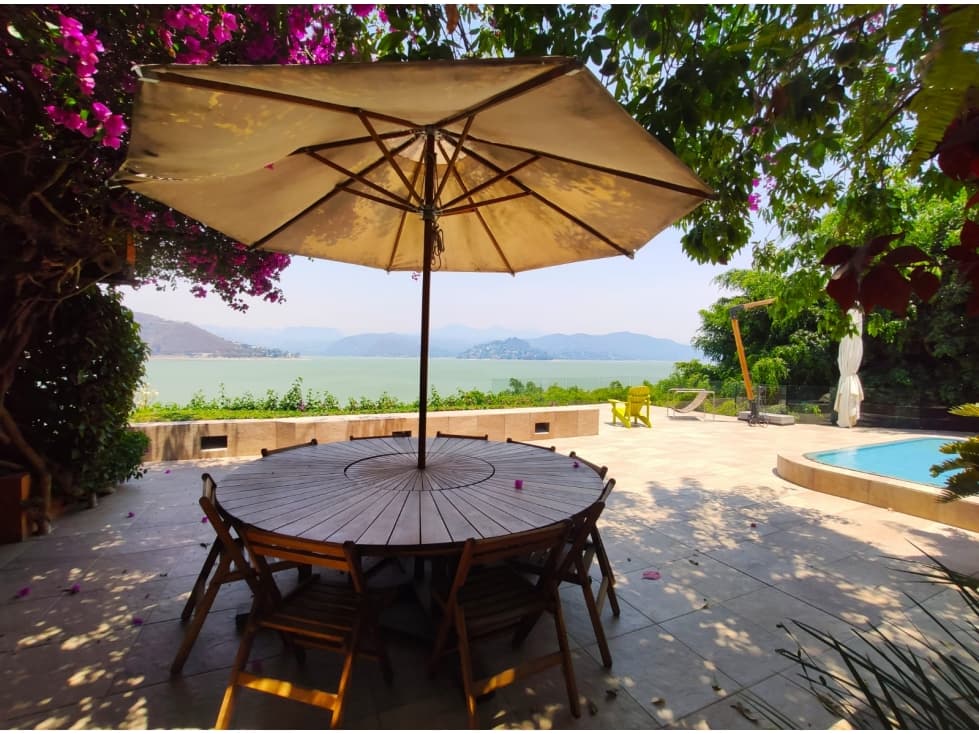 CASA EN RENTA CON VISTA Y ACCESO AL LAGO — foto 2