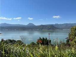 CASA EN VENTA EN LA PEÑA, VALLE DE BRAVO