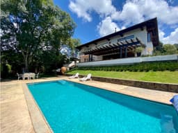 CASA MODERNA AUTOSUSTENTABLE EN VENTA