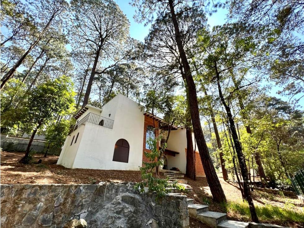 CASA EN EL BOSQUE, AVÁNDARO — foto 1