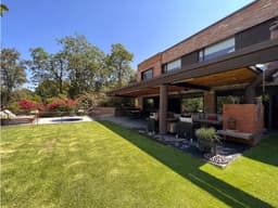 CASA EN VENTA EN CLUB DE GOLF AVANDARO
