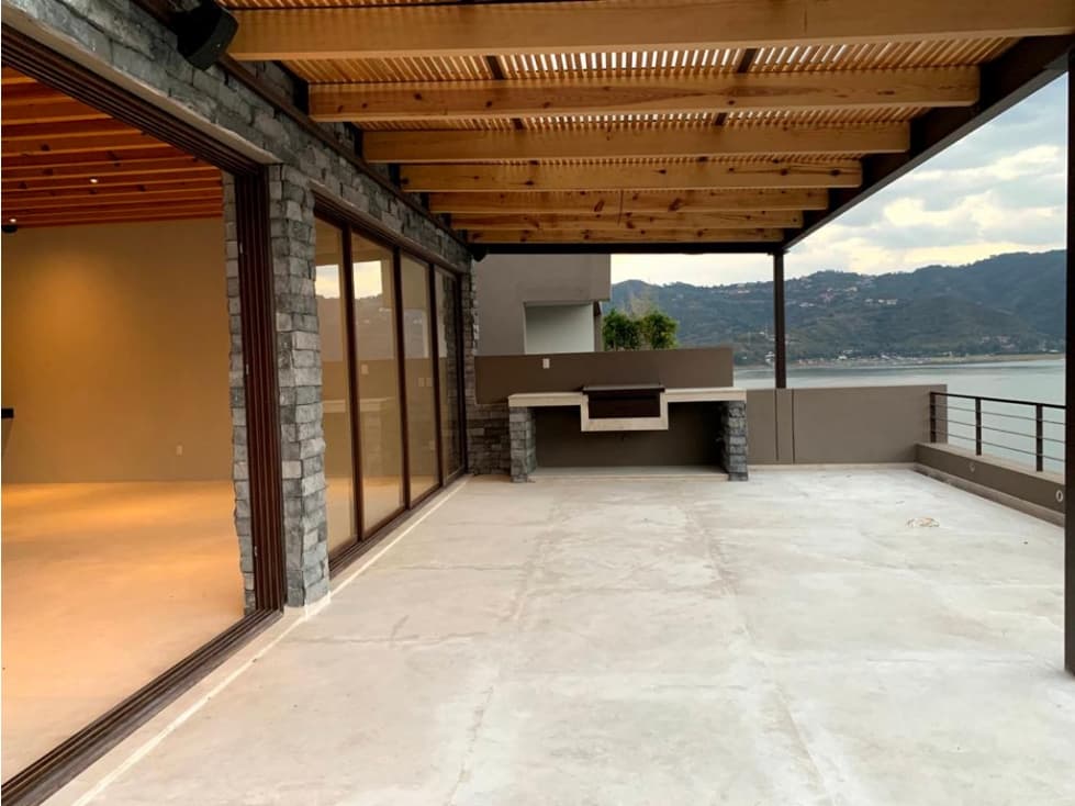 LA PEÑA, ACCESO AL LAGO — foto 6