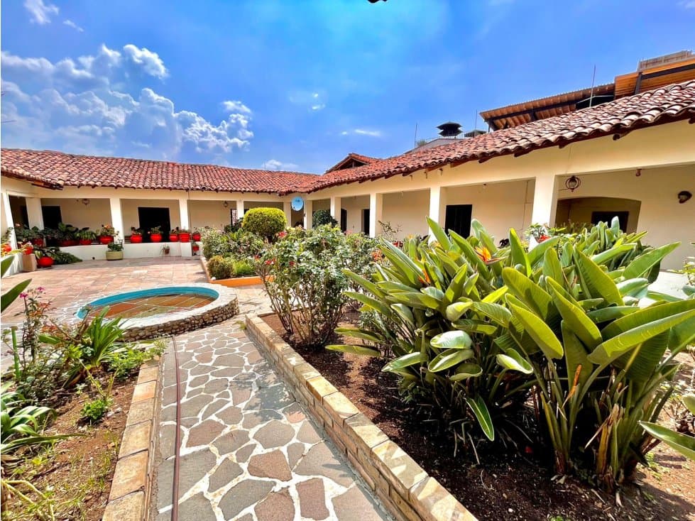 CASA EN EL CORAZÓN DEL PUEBLO EN VENTA — foto 2