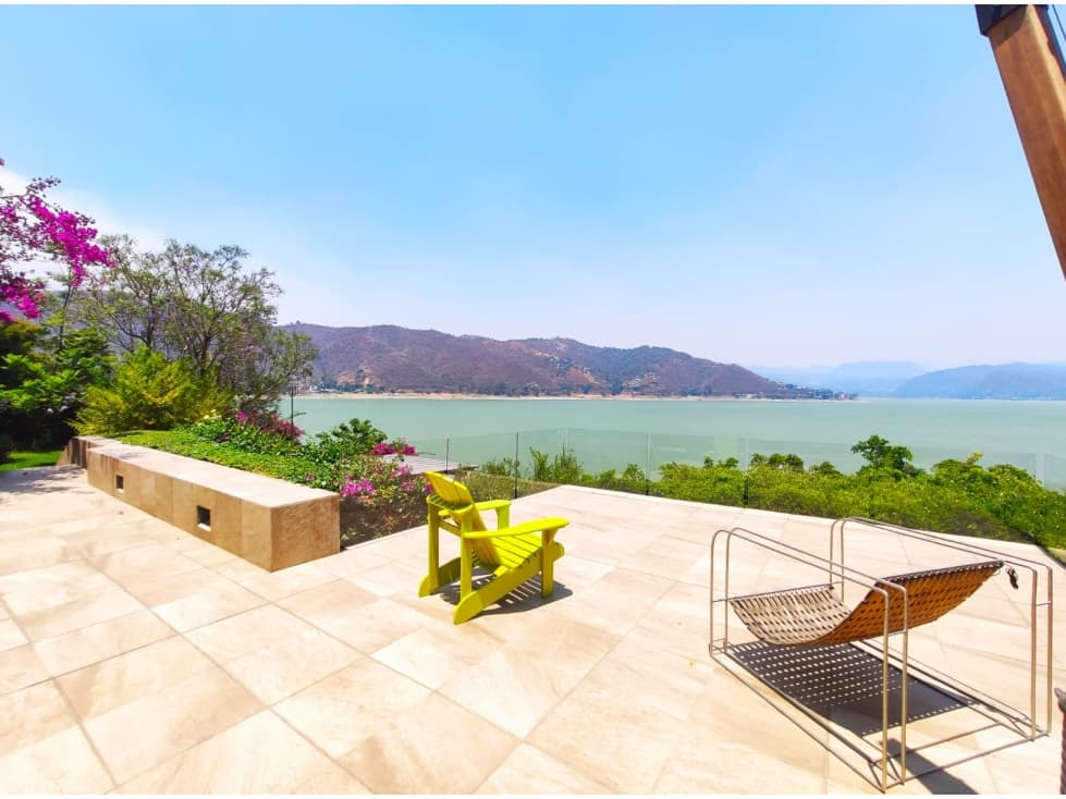 CASA EN RENTA CON VISTA Y ACCESO AL LAGO — foto 1