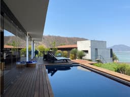 CASA EN RENTA EN VALLE DE BRAVO, CON VISTA AL LAGO