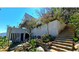 CASA LAS ROCAS