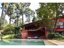 CASA DEL BOSQUE AVÁNDARO