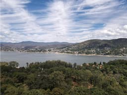 TERRENO EN VENTA EN AVANDARO, VISTA AL LAGO (COMUNAL)