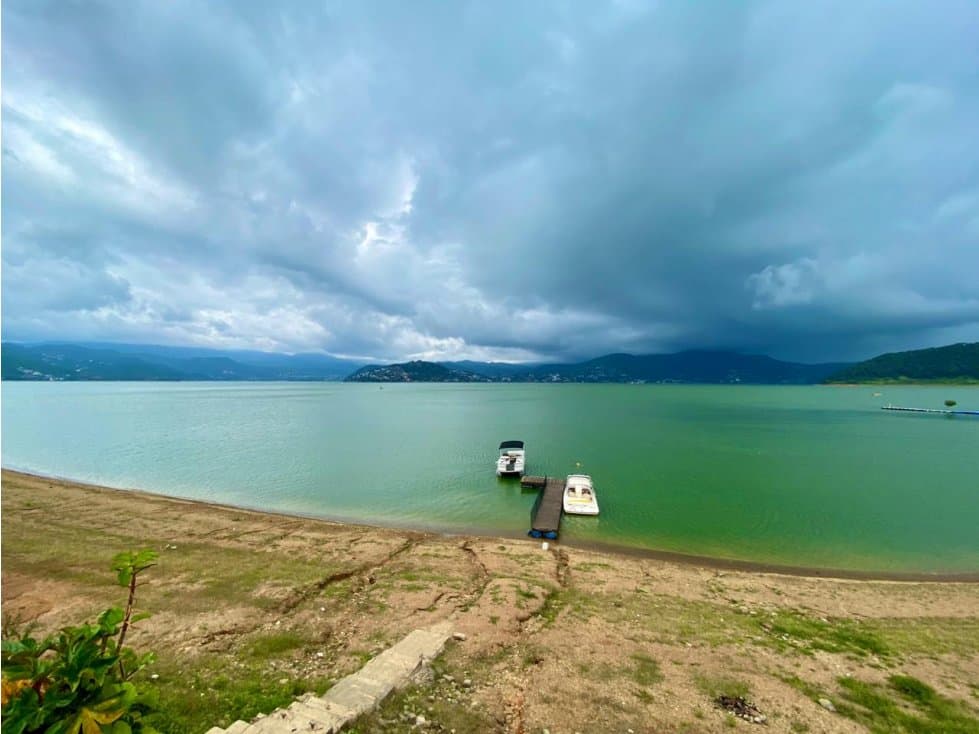 CASA EN VENTA CON ACCESO AL LAGO VALLE DE BRAVO — foto 3