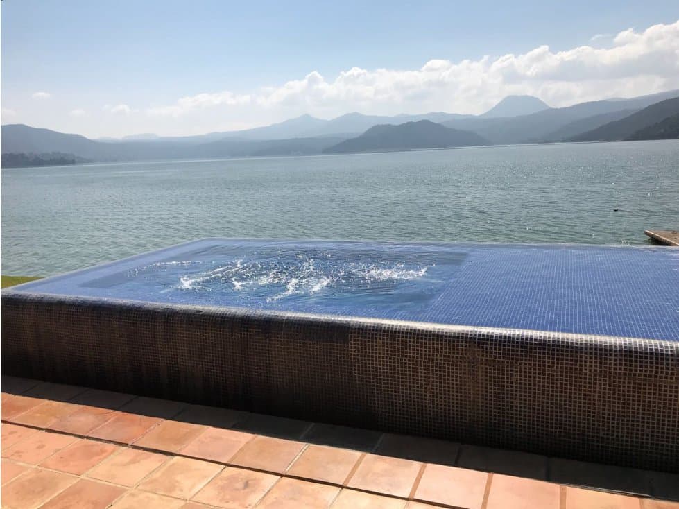 REFUGIO PRIVADO A ORILLA DEL LAGO — foto 1
