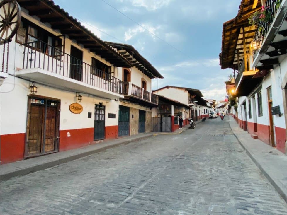 CASA EN VENTA, EN EL CENTRO DE VALLE — foto 1