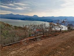TERRENO CON VISTA AL LAGO EN SAN GASPAR