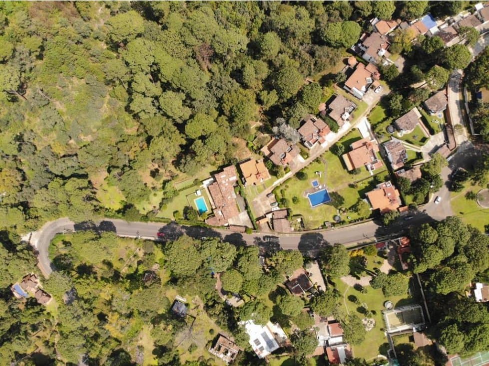 CASA EN AVANDARO CON BOSQUE Y RIO — foto 4