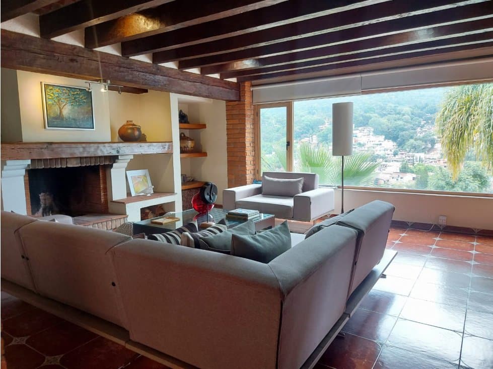 CASA EN VENTA DE ARQUITECTURA MEXICANA EN VALLE DE BRAVO — foto 5