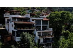 CASA EN VENTA, VISTA AL LAGO VALLE DE BRAVO