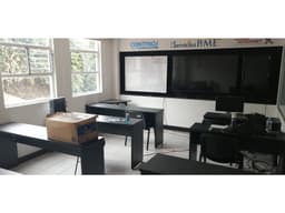 Oficna de 94 m2 2 Priv. Sala de Capacitación Recepción y Bodega Roma N