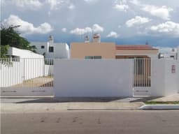 Casa en Esquina en Caucel, Mérida, Yucatán