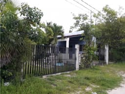 Casa en terreno de 480 m2 a 2 cuadras de la Playa de Celestún, Yucatán