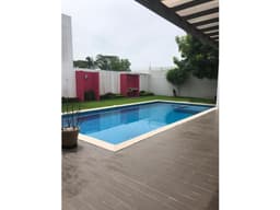 Casa en renta en zona country alberca propia y recamara en planta baja