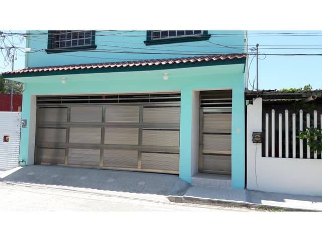 Casa amueblada con 4 rec en renta en col Benito Juárez, Cd del Carmen