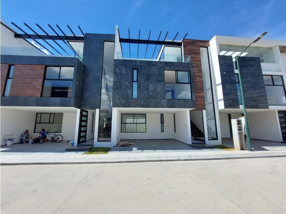 Casa En Venta En Fraccionamiento Nobel Cerca De Recta A Cholula — foto 1