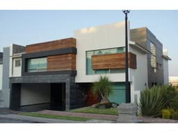 Casa En Venta En La Vista Puebla.