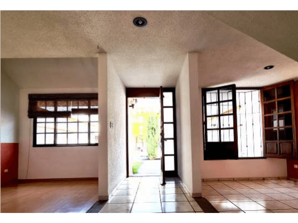 Casa En Venta En Fuentes Saint Germain — foto 2