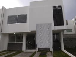 CASA RESIDENCIAL ZONA PLATEADA C15