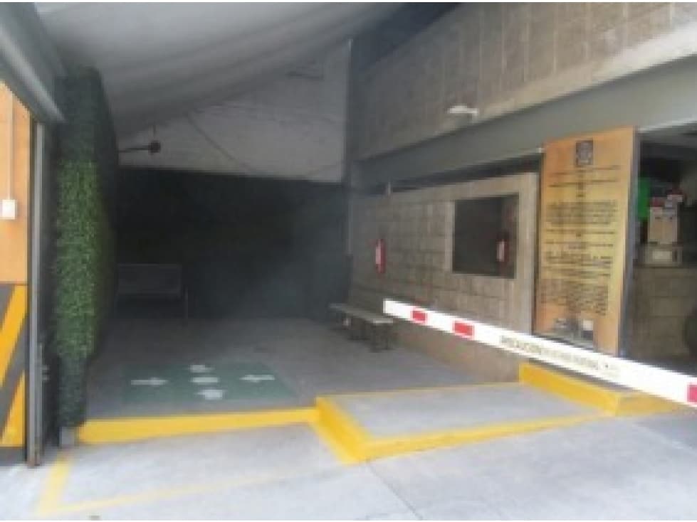 EDIFICIO DE ESTACIONAMIENTO, CUAUHTEMOC — foto 2
