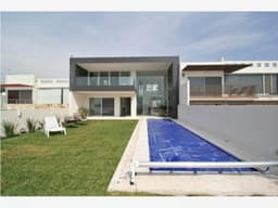 CASA EN EL EXCLUSIVO FRACCIONAMIENTO DE CORINTO
