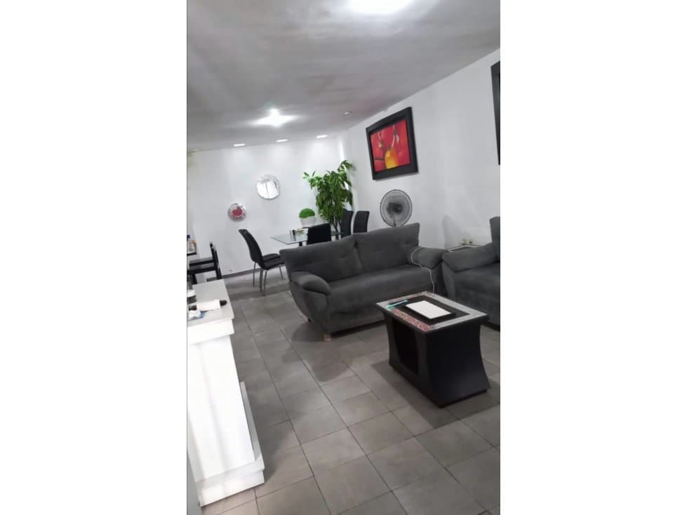casa PRACTICA Y MUY BIEN DISTRIBUIDA! — foto 2