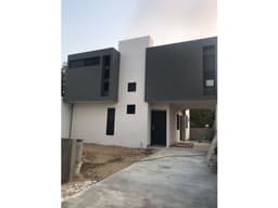 CASA NUEVA! CON OPCIÓN A CRECIMIENTO!