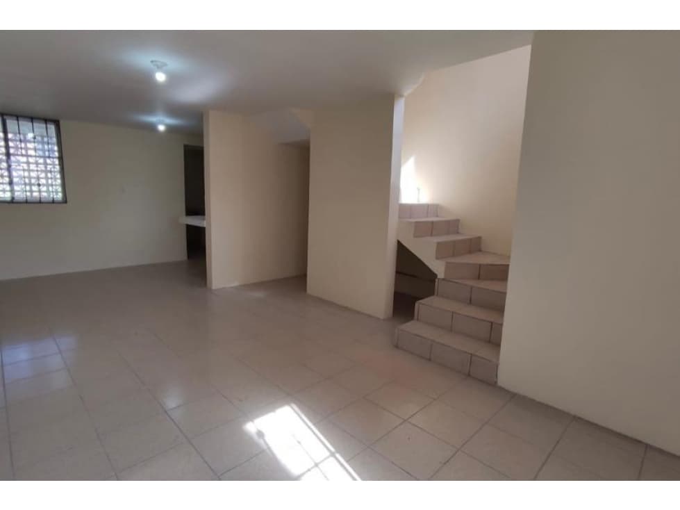 Casa HERMOSA! REMODELADA! — foto 3