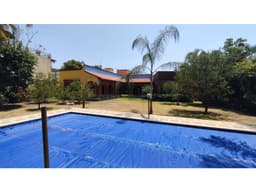 CASA EN UN NIVEL EN VENTA EN BURGOS BUGAMBILIAS