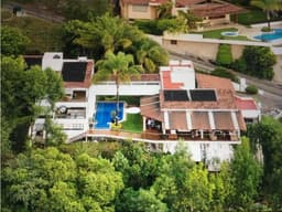 Casa en venta en El Santuario, Valle de Bravo.