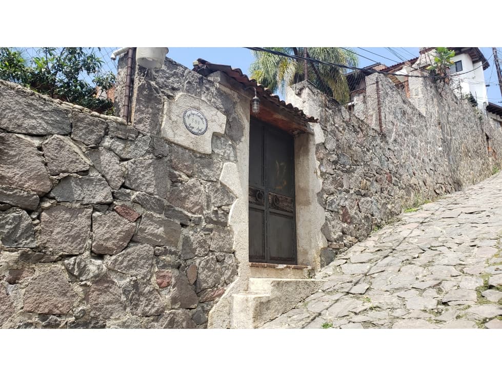CASA EN VALLE DE BRAVO A LA VENTA — foto 1