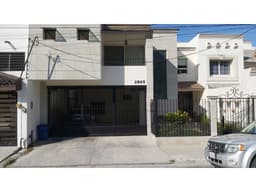 Venta de Casa en Cumbres 4o Sector