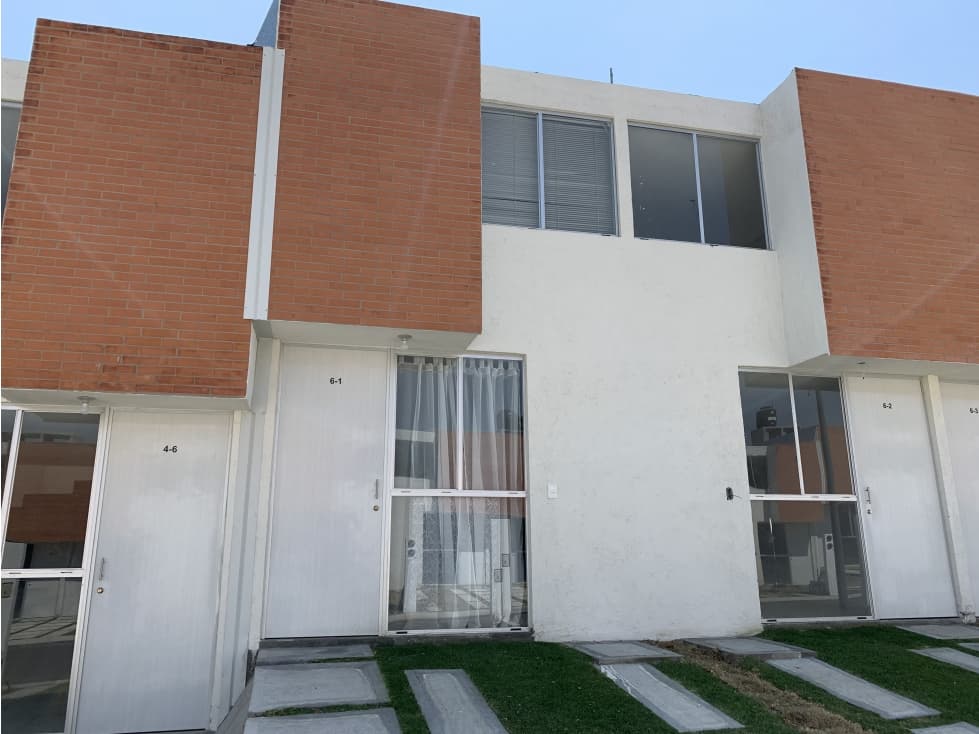 CASA | STA ISABEL 2R | ZONA SUR CASTILLOTLA — foto 2