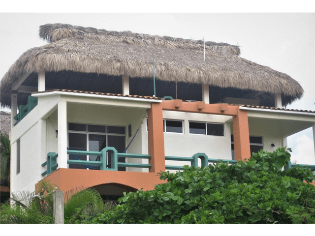 Playa Zicatela / Casa de 3 niveles / Roof top y vista al mar