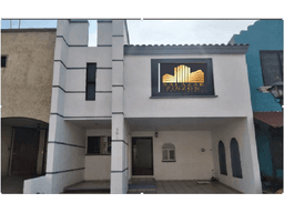 Casa en Renta / Venta en Residencial del Parque al Sur