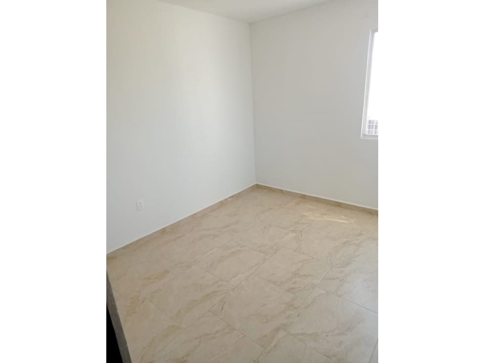 RENTA DE CASA GRAN JARDIN — foto 3