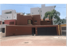 VENTA AMPLIA CASA EN TROJES DEL PEDREGAL
