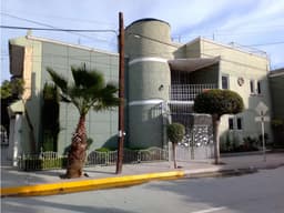 Casa en Venta en San Isidro en esquina