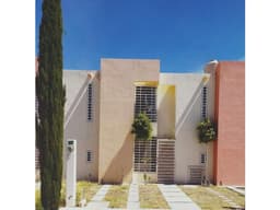 RENTA CASA CARTUJA SEMIAMUEBLADA